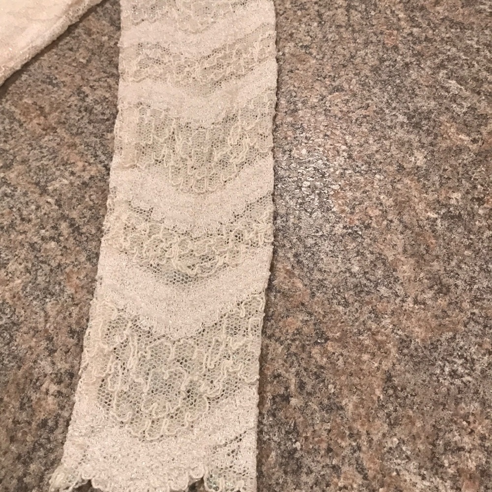 Kay Celine lace top- size small - Picture 2 of 7